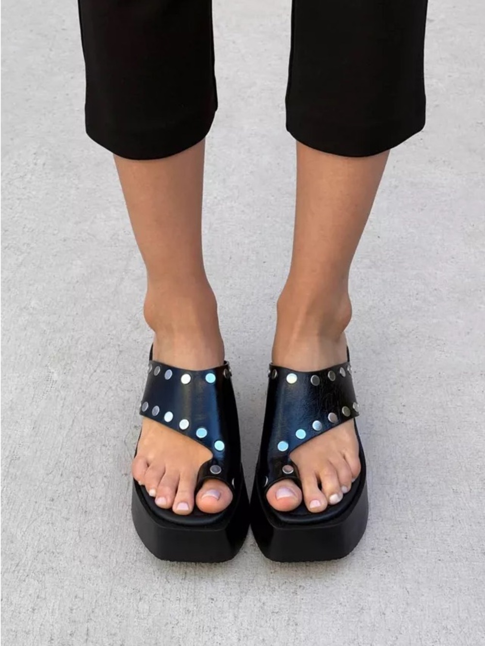 Alohas Nova Studs Leather Sandals Size 9